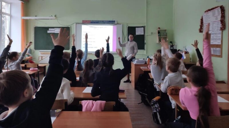 Патриотические беседы «Герои Отечества: прошлое и настоящее»
